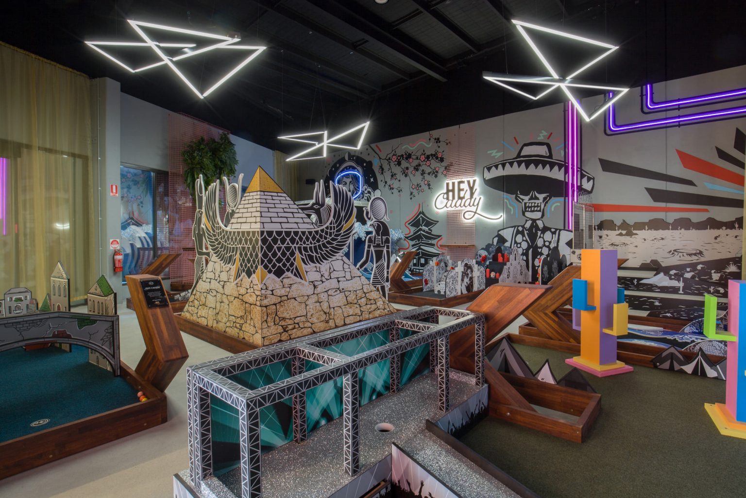 Hey Caddy Mini Golf North Lakes